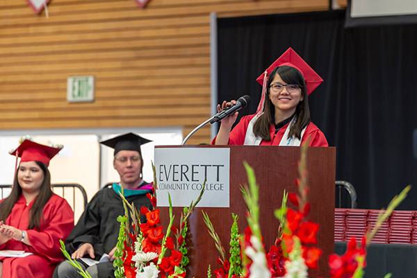 Phuong Vu speaks at EvCC's 2019 graduation.